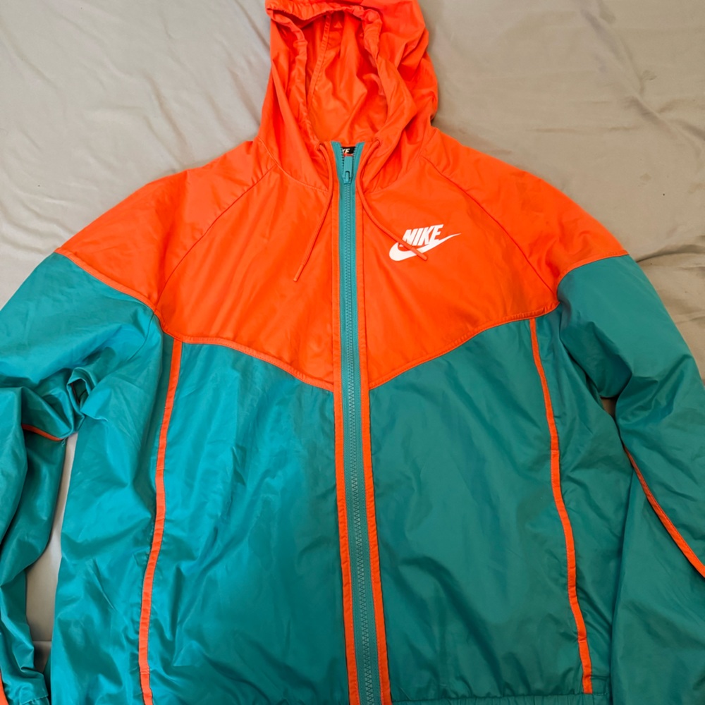 Womens Nike(KD) lightweight jacket size Large